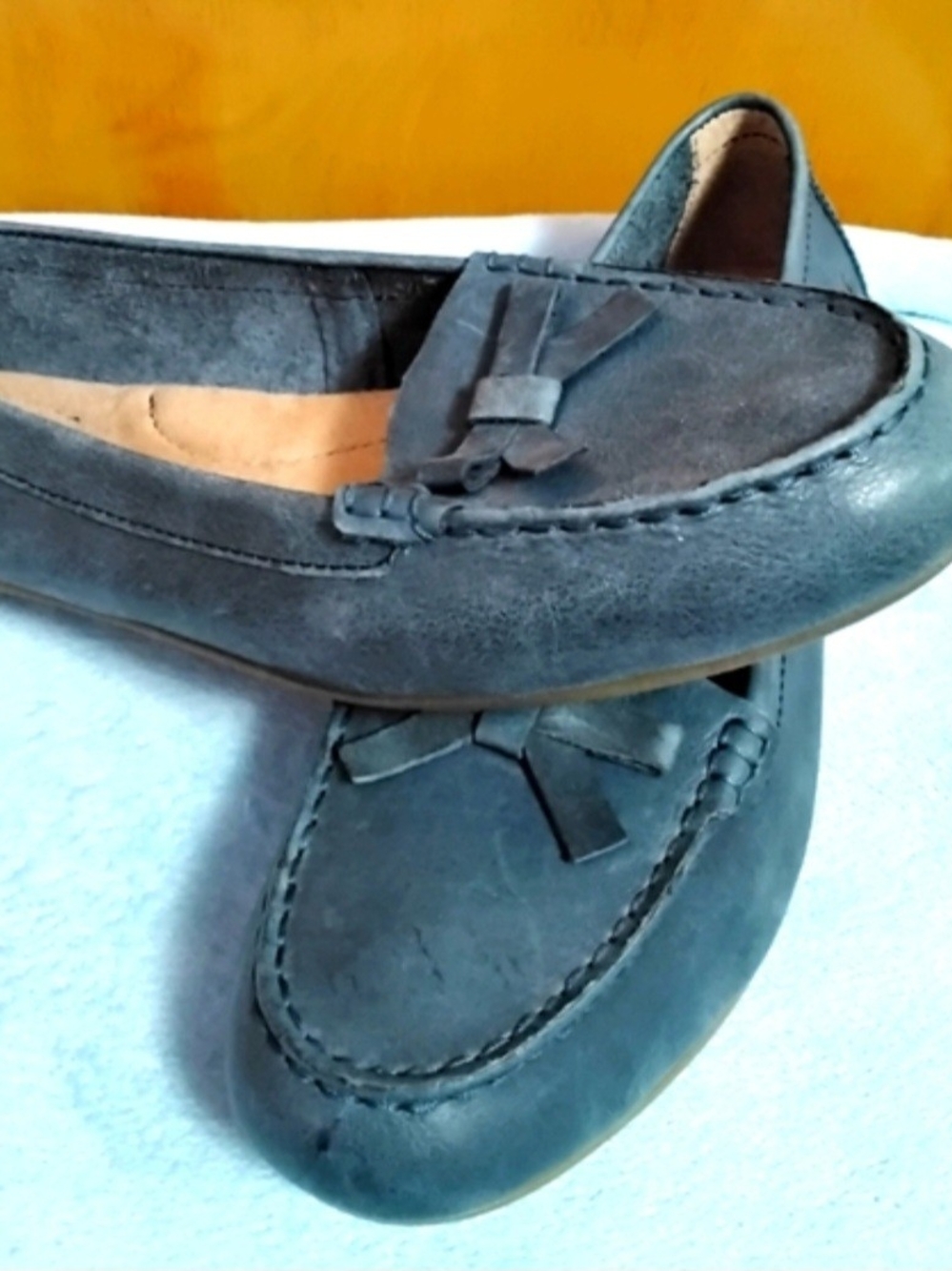 Born Women’s Suede Bow Loafers in Slate Blue Size 9
